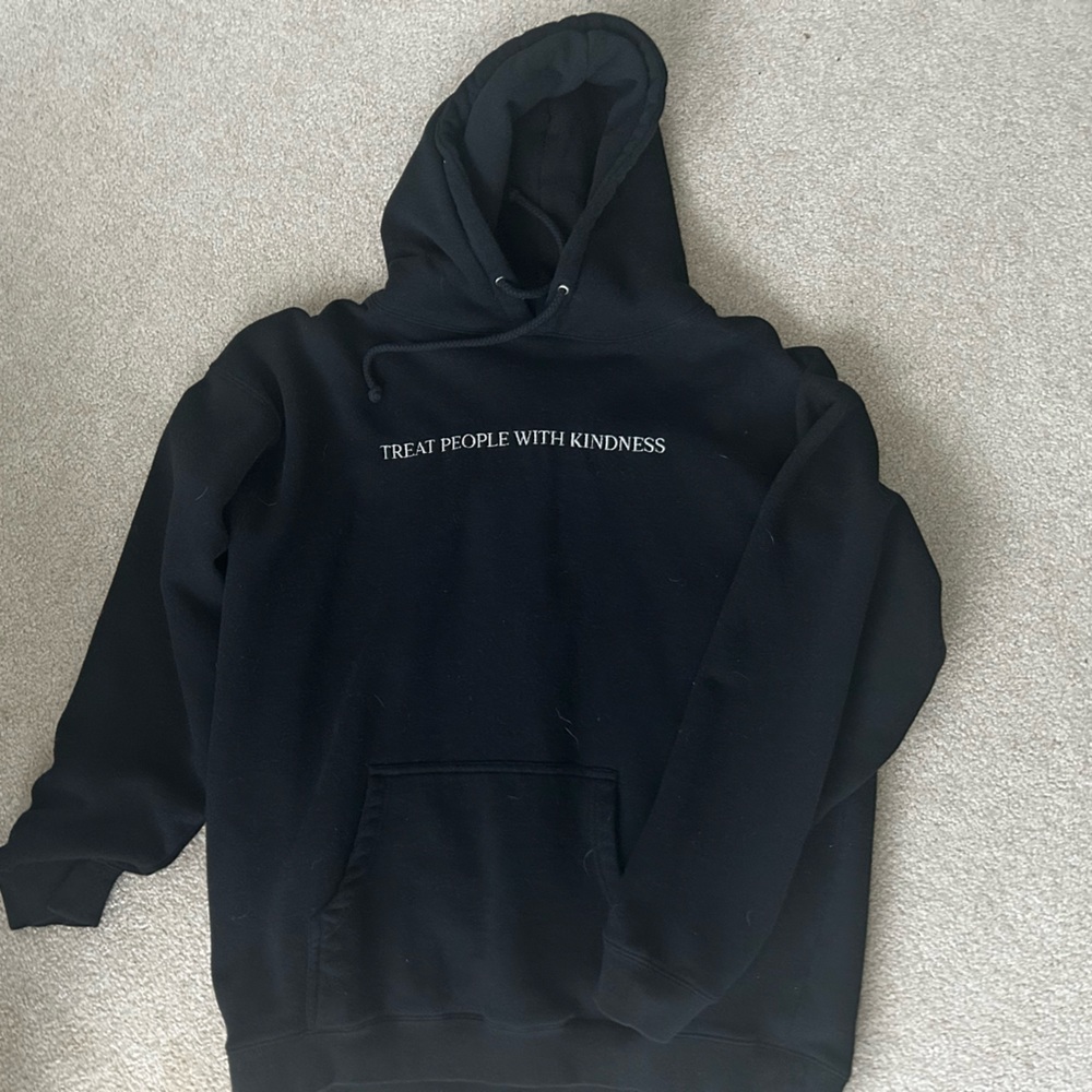 Treat People with Kindness Sweatshirt black comfy